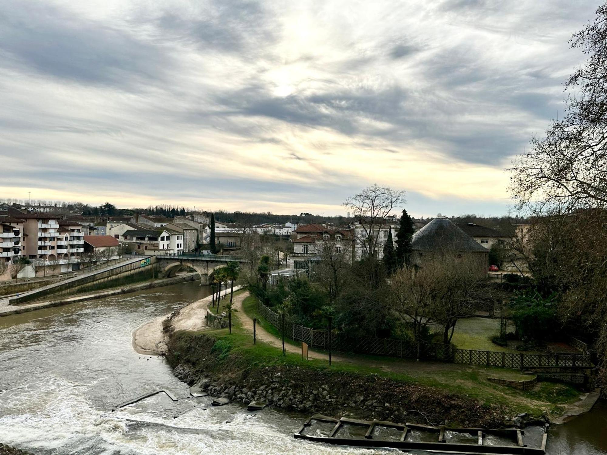 La Confluence - Vue Imprenable & Hyper Centre Apartment Mont-de-Marsan Luaran gambar